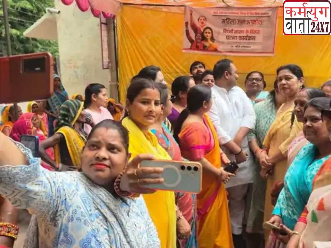 अपने ही खिलाफ प्रदर्शन में पहुंचे सपा सांसद उत्कर्ष वर्मा, लखीमपुर का मामला